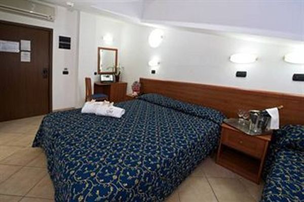 Hotel Queen Mary (Cattolica)